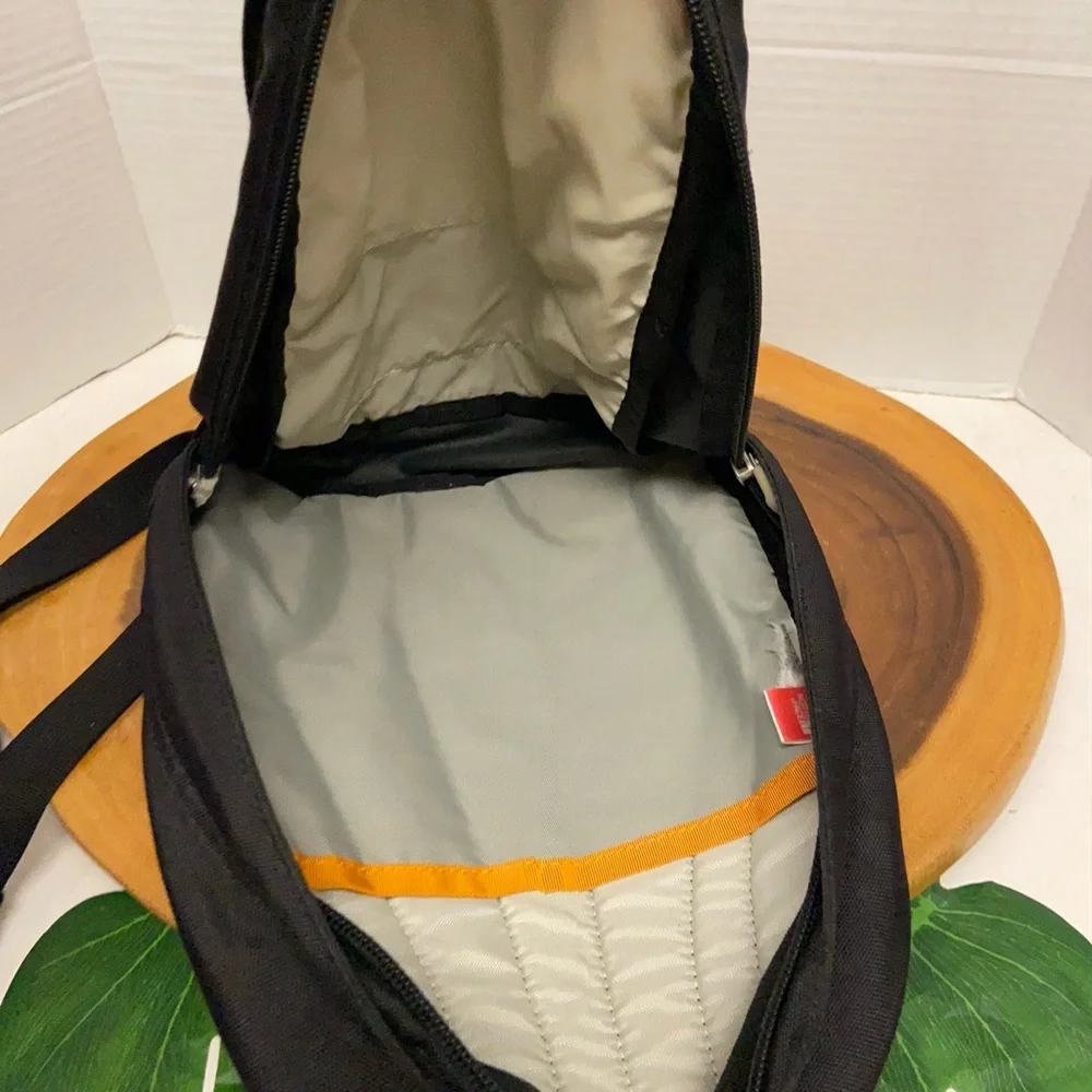 The North Face Mini Back Pack - Picture 4 of 10